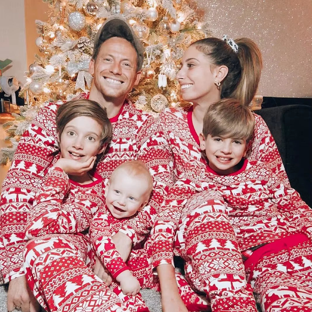 2025 New Christmas Pajamas Set for Family Mother Father Kids Matching Clothing Baby&Dog Romper Pjs Xmas Look Loose Soft Outfits